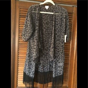 NWT LuLaRoe - Monroe - Short Sleeve Kimono